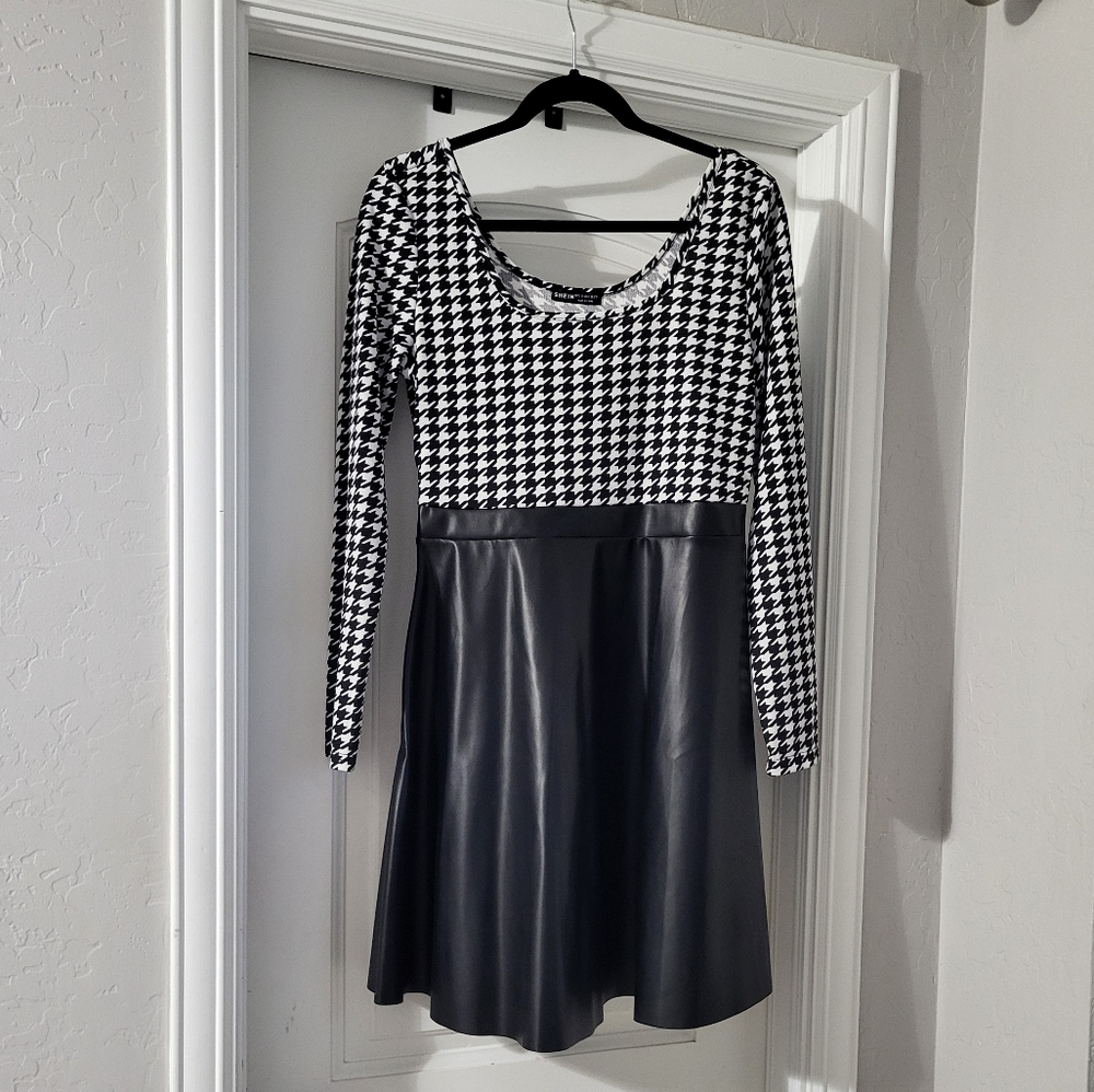 Dress - Picture 3 of 5